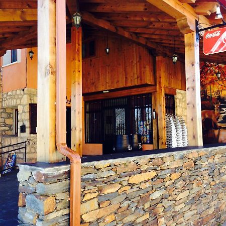 Hostal El Hayedo Cantalojas Esterno foto
