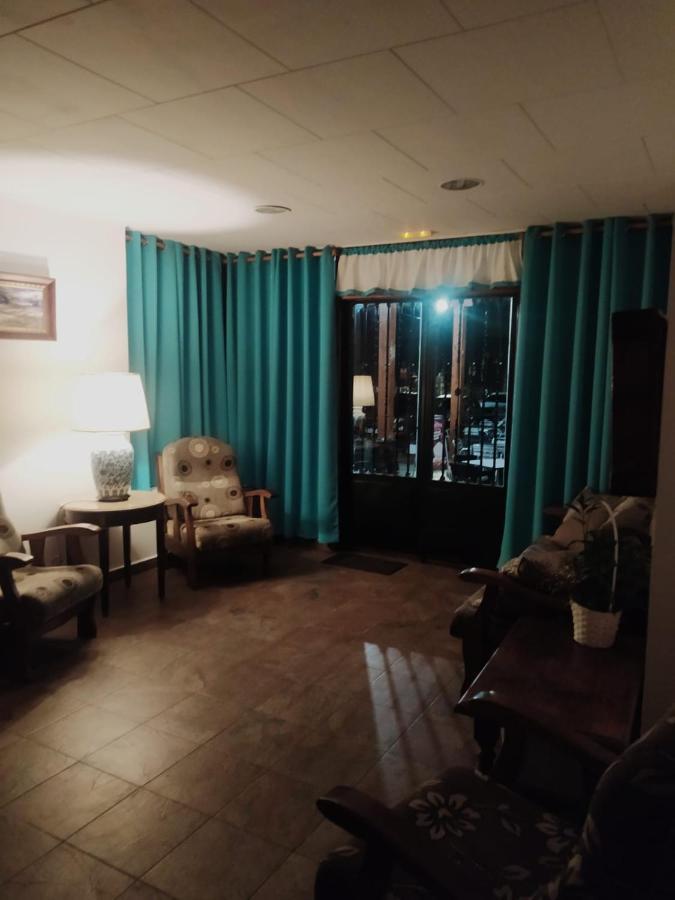 Hostal El Hayedo Cantalojas Esterno foto