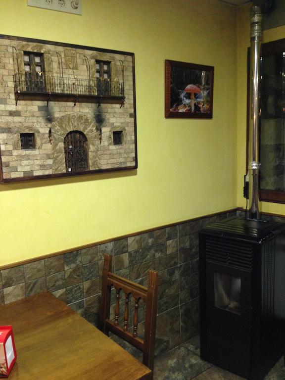 Hostal El Hayedo Cantalojas Esterno foto