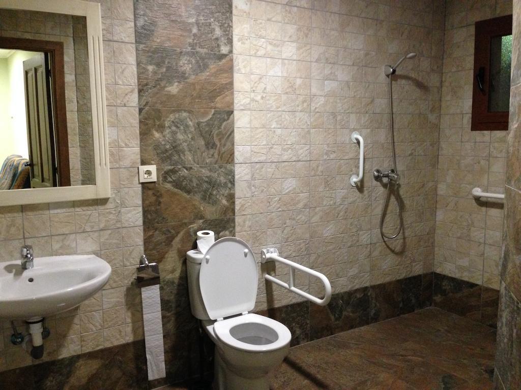 Hostal El Hayedo Cantalojas Esterno foto